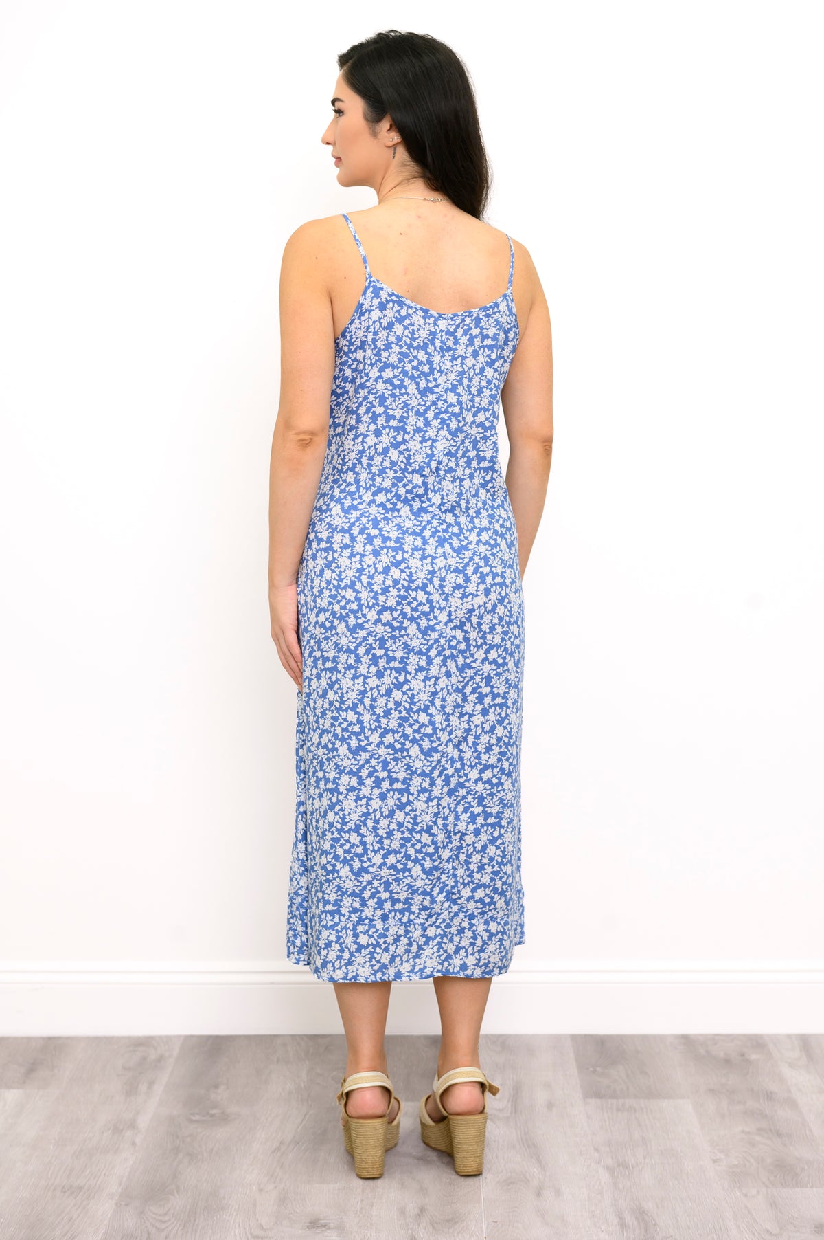Robe de plage, Fleur blanche