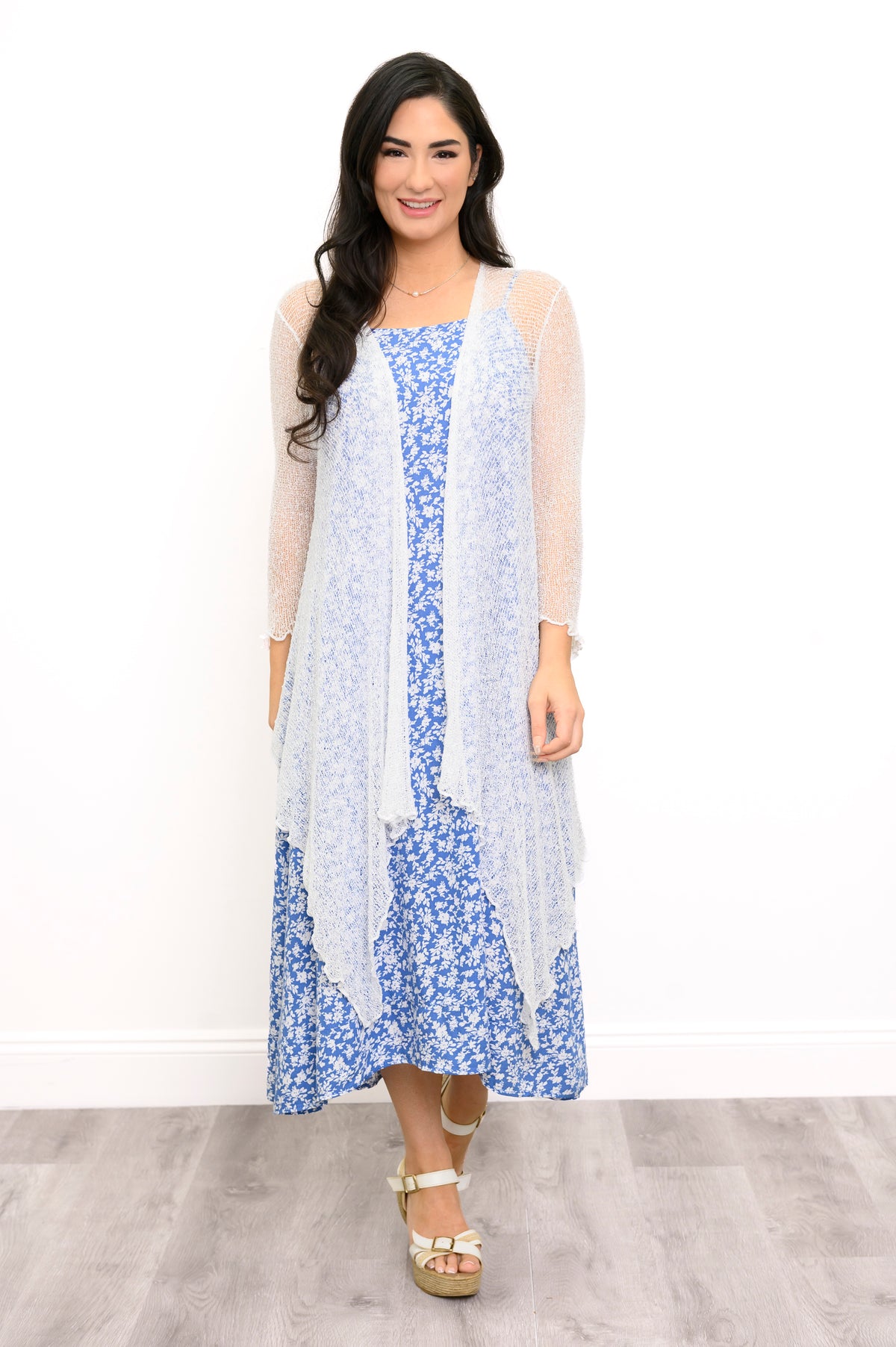 Robe de plage, Fleur blanche