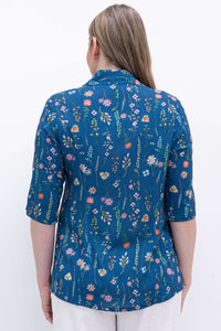 Close-up of the back of the blue floral button-up blouse with princess seams