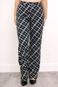 Norma Pant, Tarlic, Modal