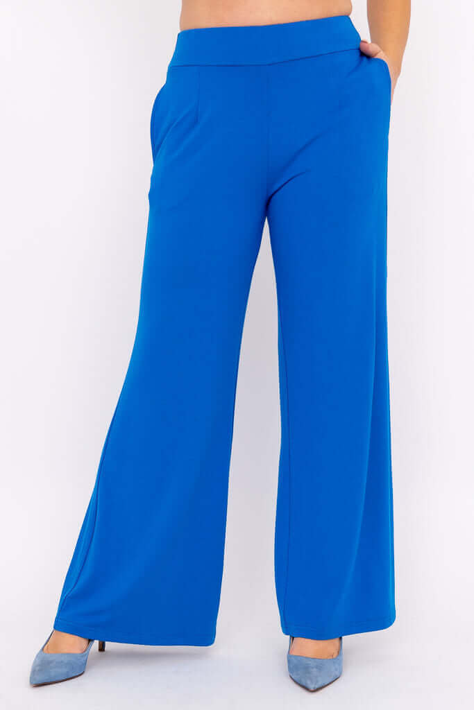 Front view of Jondo wide leg pants in cobalt blue with side pockets