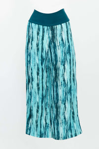 Front view of Landon Capri Pants in blue bamboo linen blend