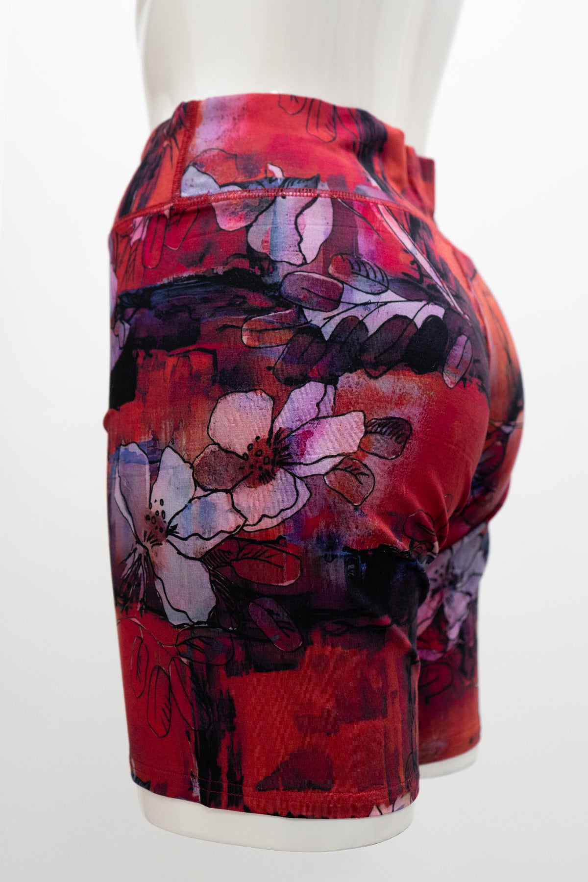 Shorts Hallie, Pensées rouges à lèvres, Bambou
