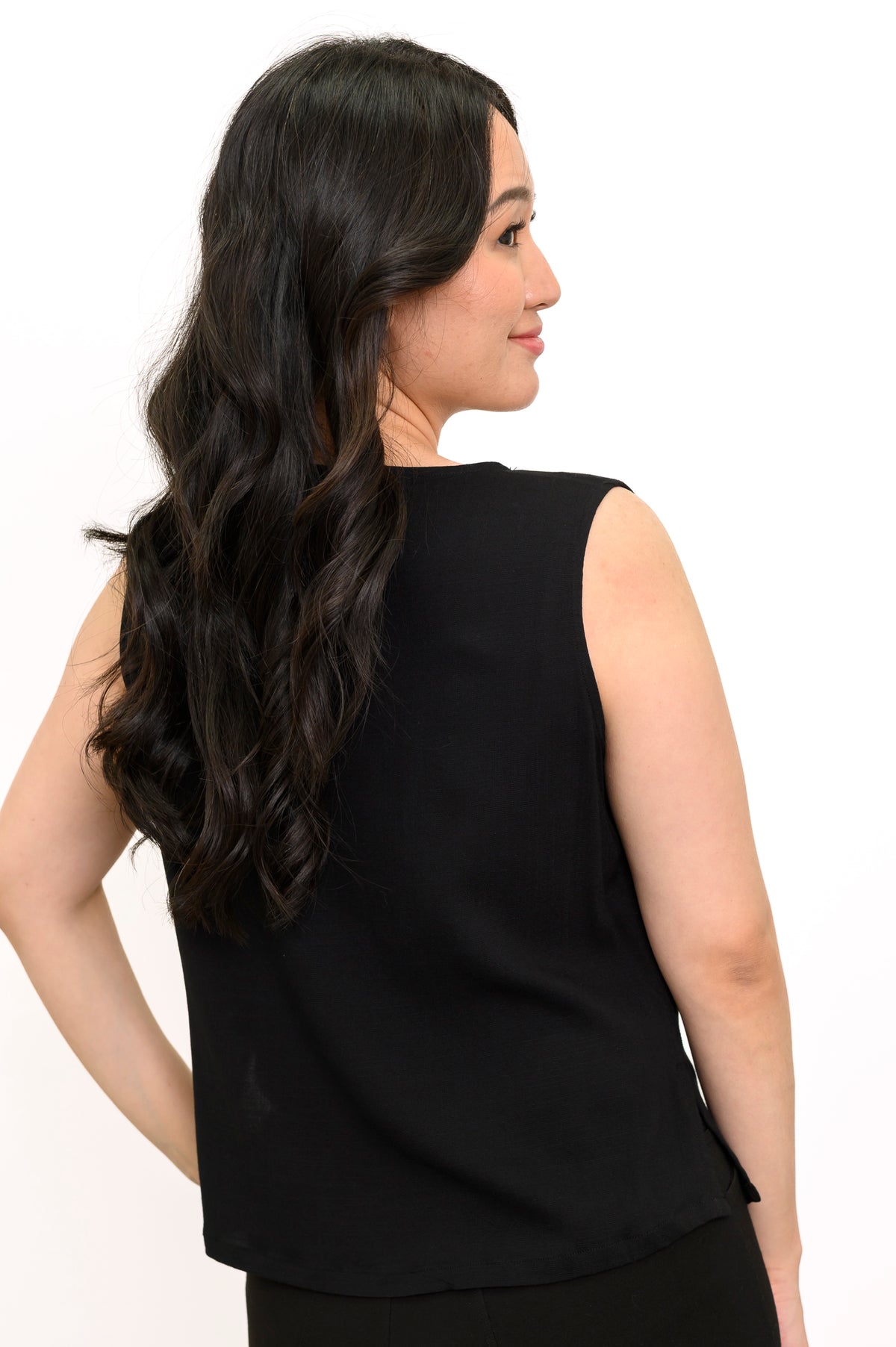Back view of a black Havana Tank in linen bamboo fabric.