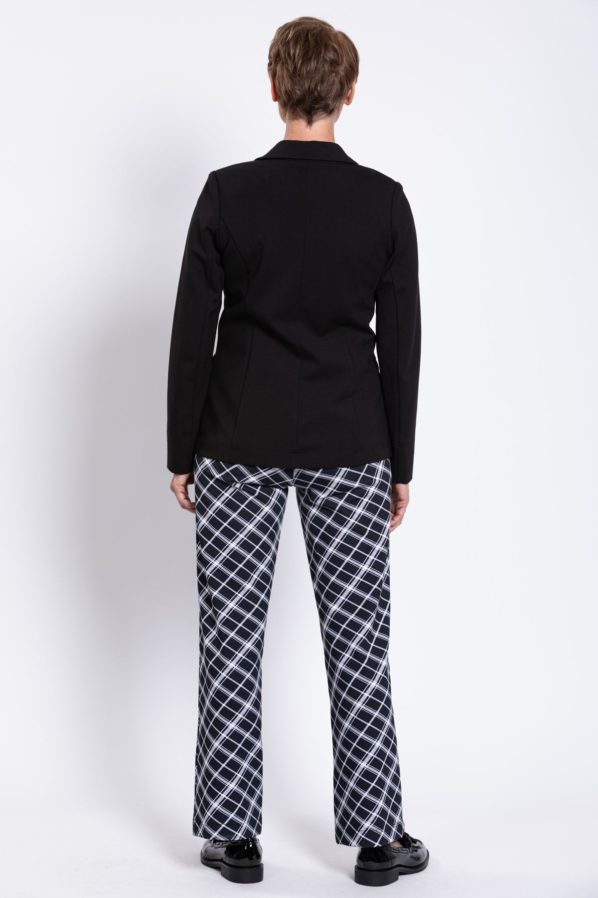 Norma Pant, Tarlic, Modal