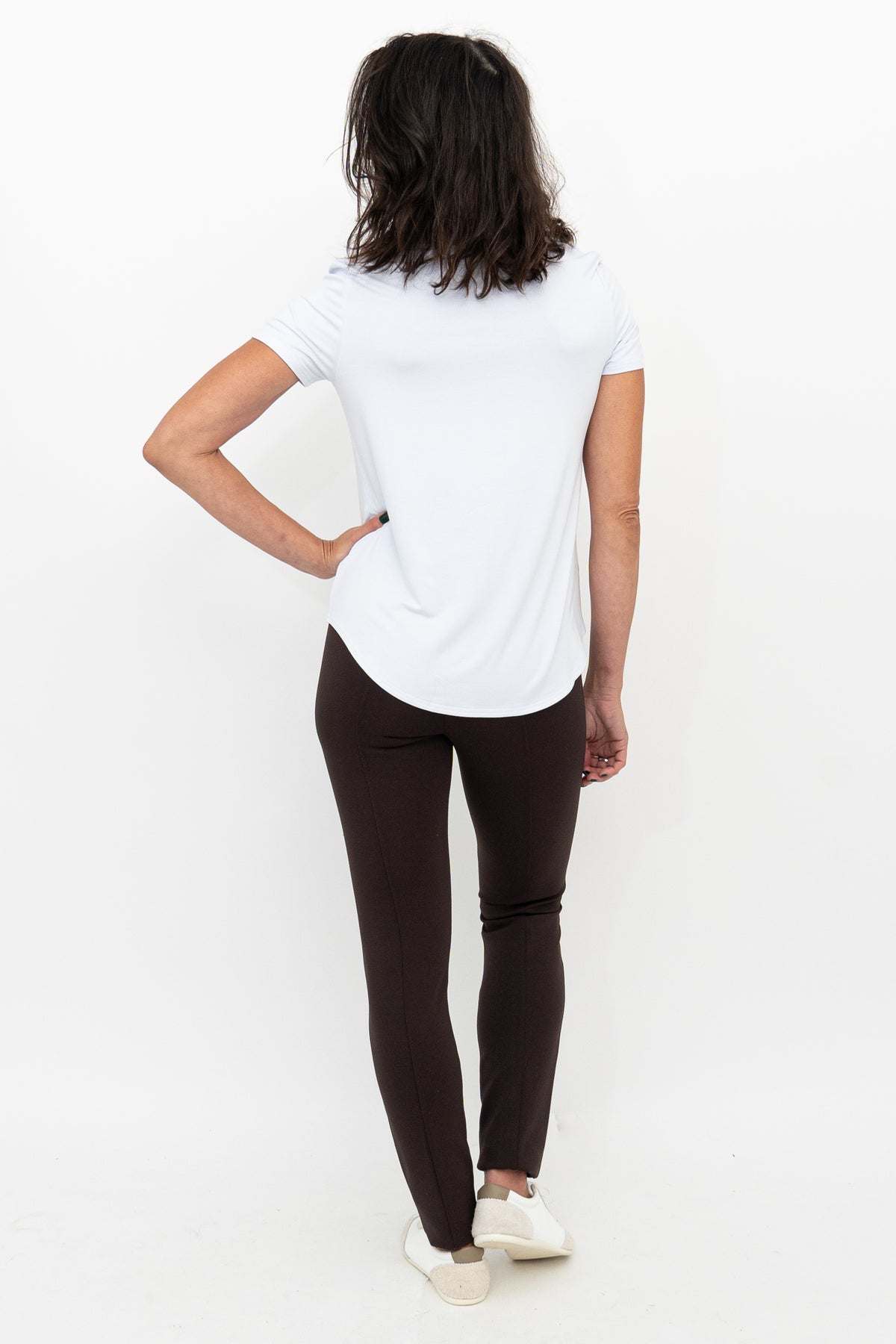 Nadia Pant, Coffee, Modal