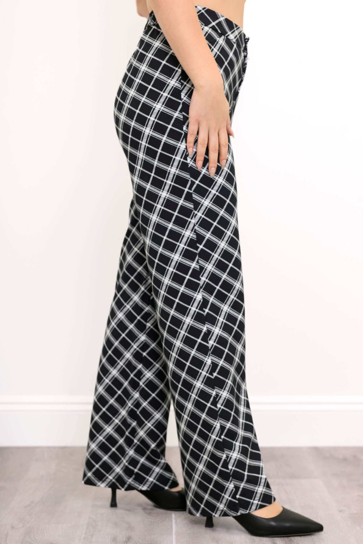 Norma Pant, Tarlic, Modal