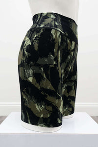 Side view of Hallie Bamboo Shorts in camouflage print on mannequin