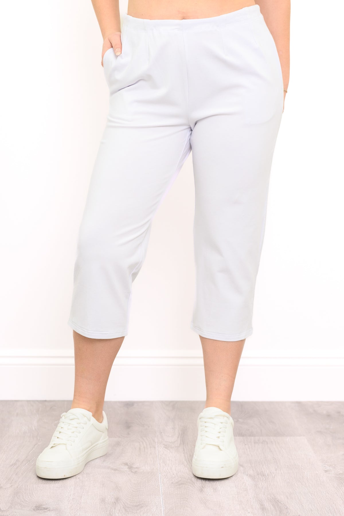 Susan Capri, Snow White, Bamboo