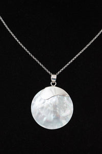 White Round Shell Necklace - 004