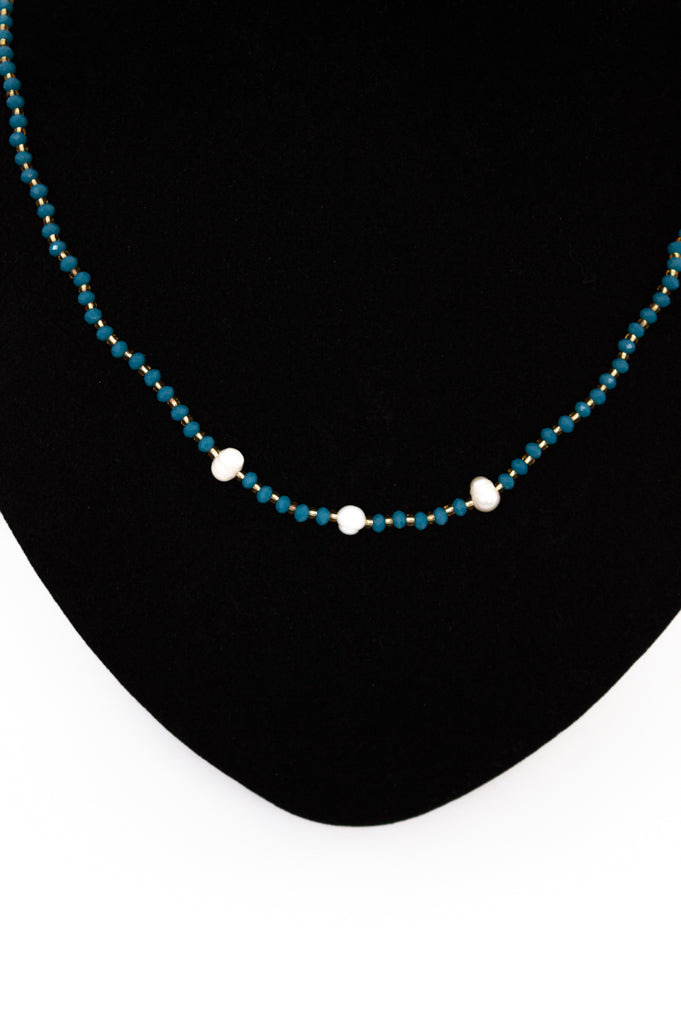 Short Necklaces - Three Pearls