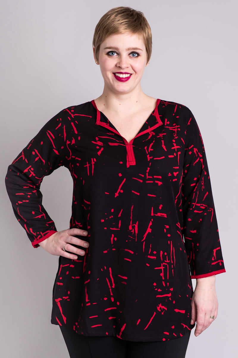 Women's black and red print 3/4 sleeve V-neck loose fitting shirt tunic.
