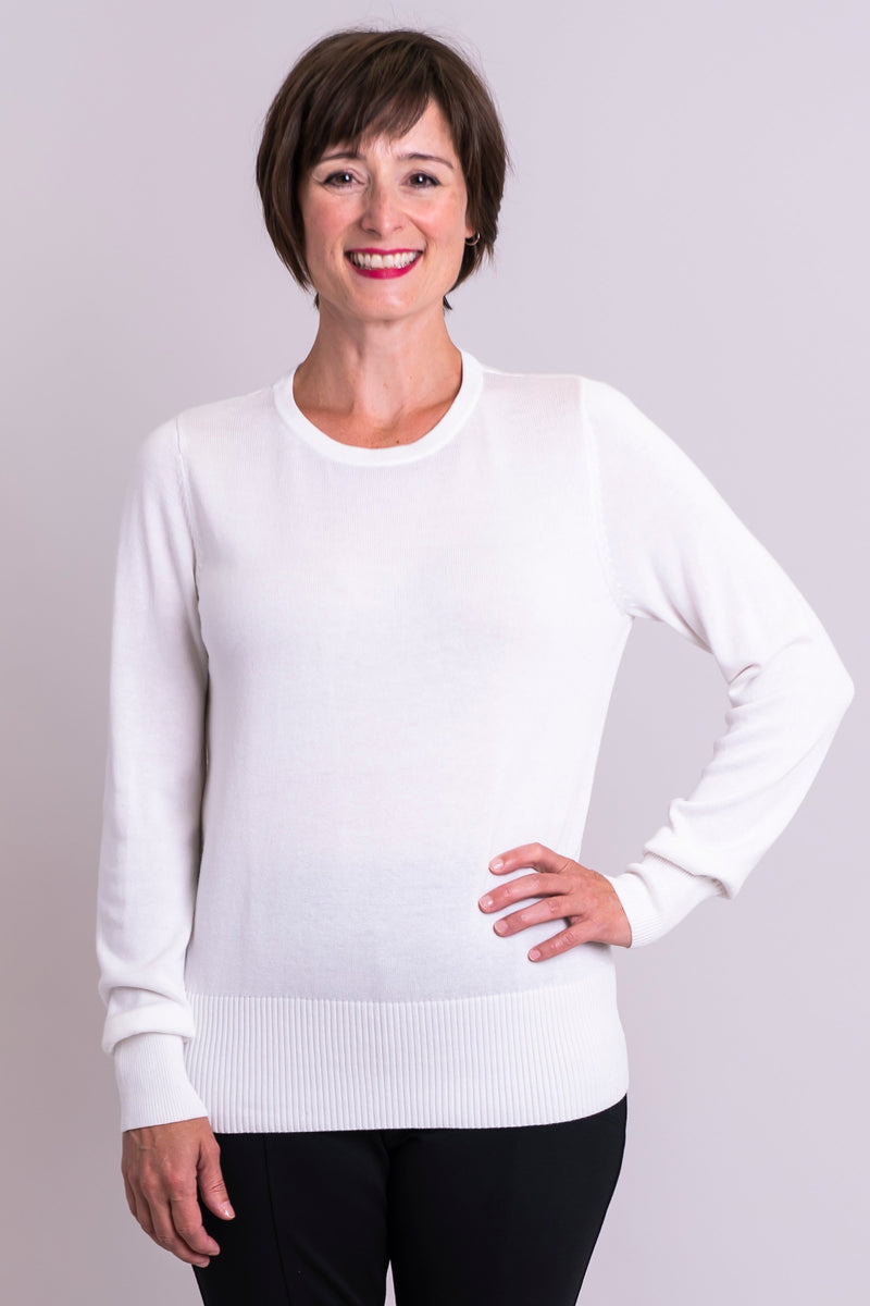 Women's white long-sleeve sweater with round neckline, made from natural bamboo cotton fibers.