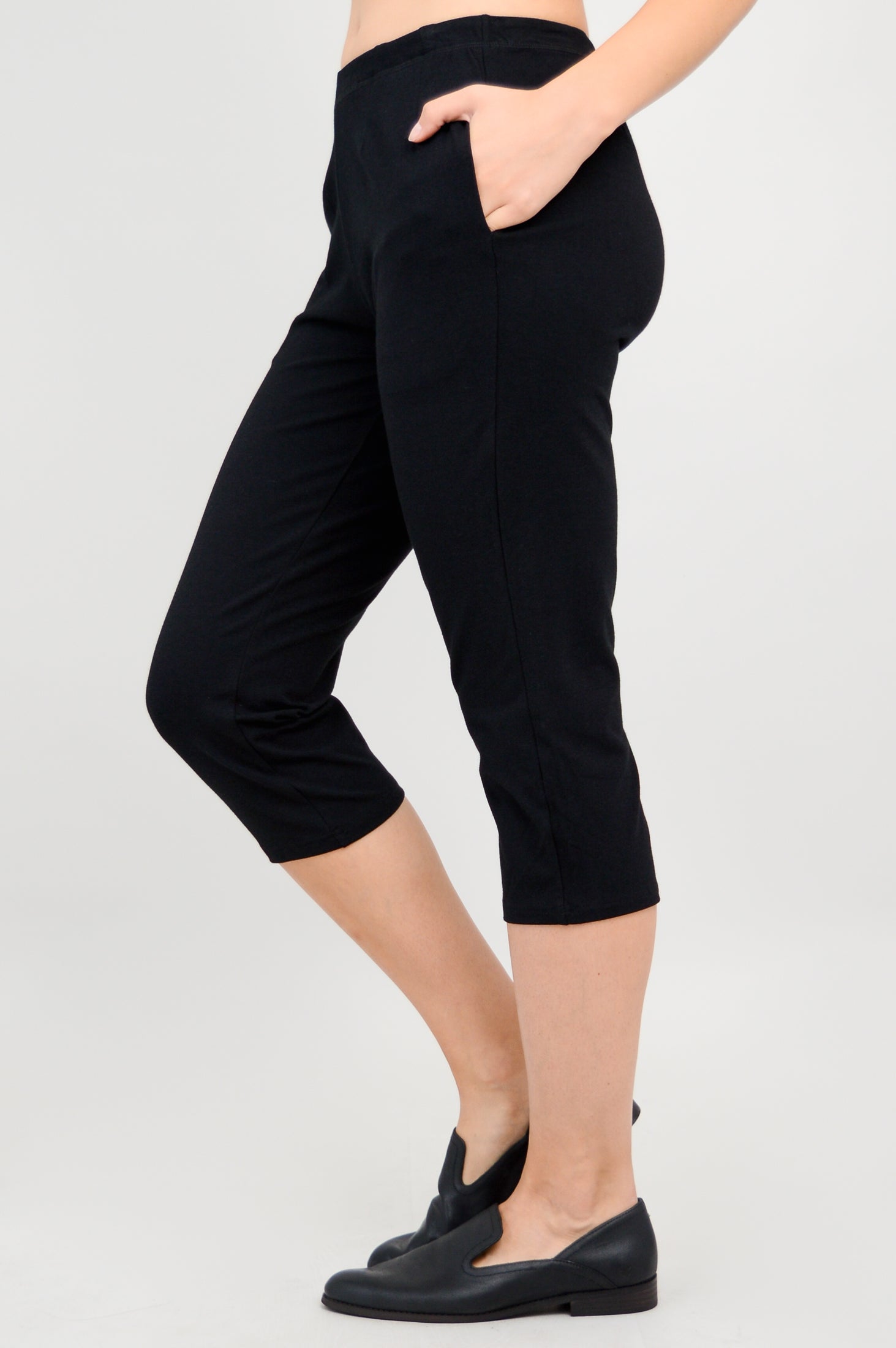 ZUMBA Wear Women's Capri Pants Bold Black/blue Stretch Capri Pants
