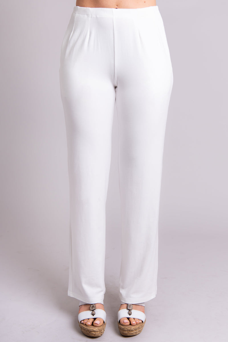Women's white straight leg pant with pockets.