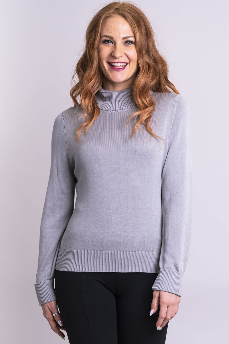 Women's cozy, ice grey long sleeve turtleneck sweater, made of natural bamboo cotton fibers.